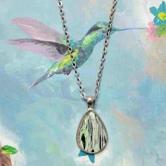 Green and black resin necklace and ring set - Picture 9 of 12